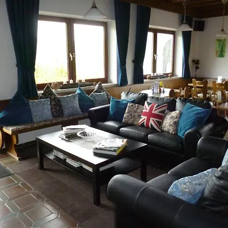 Gastehaus Am Berg 3*