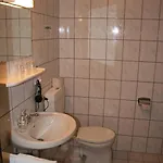 Gaestehaus Am Berg 3*