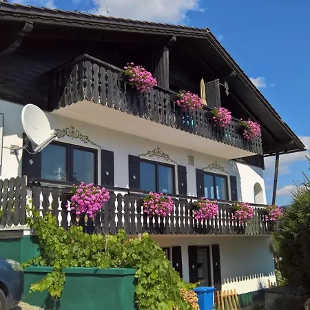 Gaestehaus Am Berg 3*