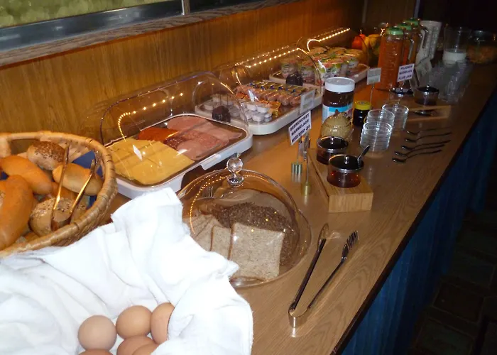 Gastehaus Am Berg 3*